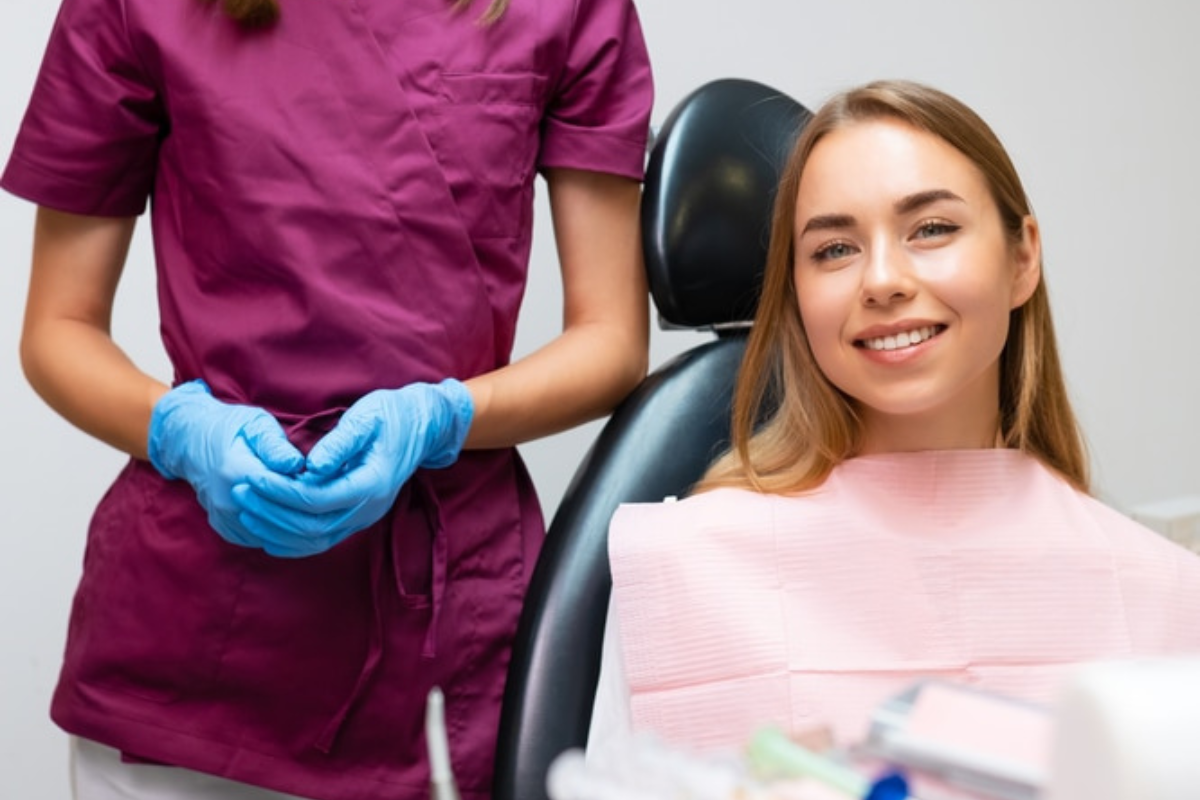 cosmetic dentist (3) (1) How a Cosmetic Dentist Can Boost Your Smile