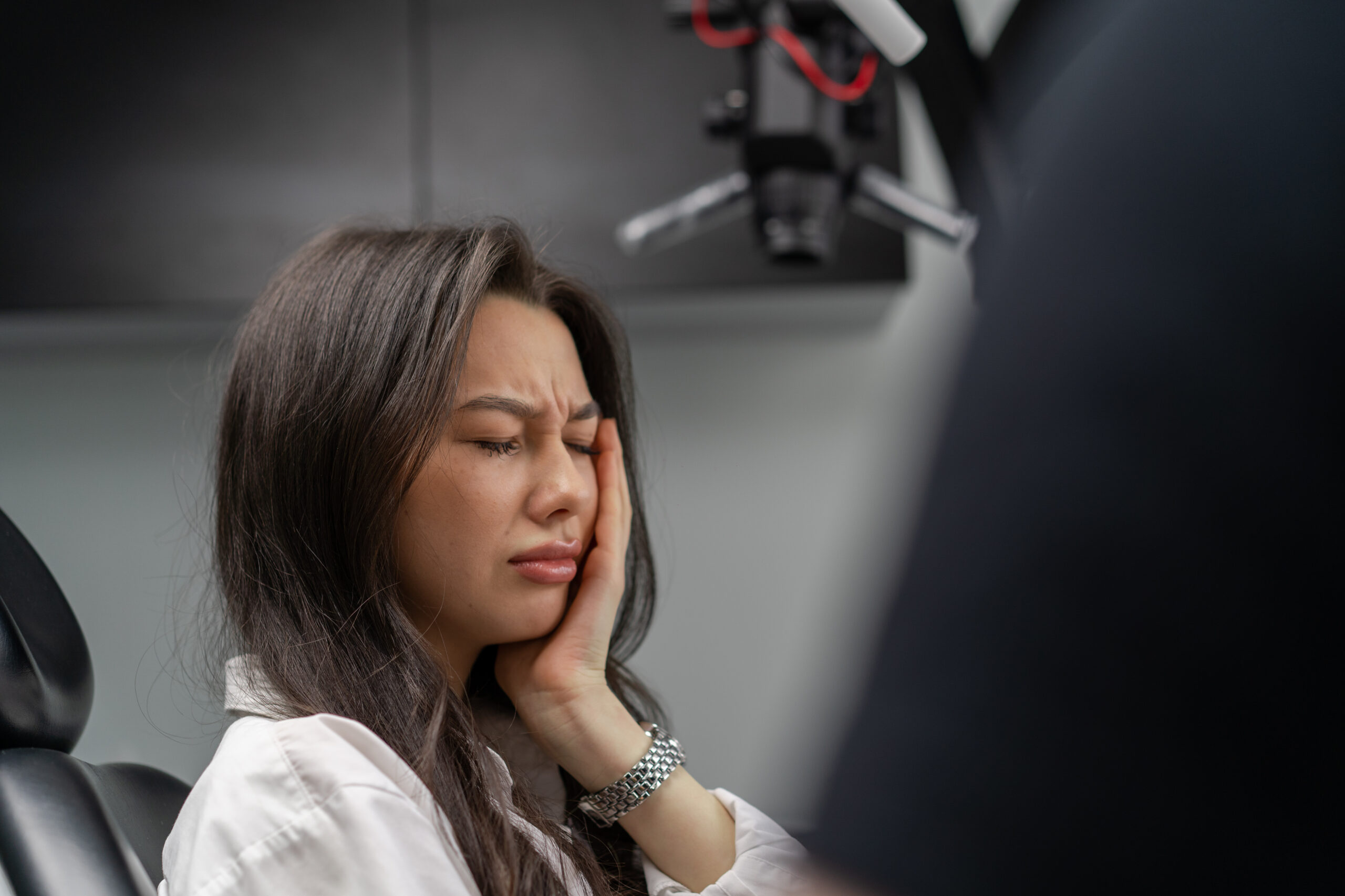 Can a Dentist Save a Severely Cracked Tooth?